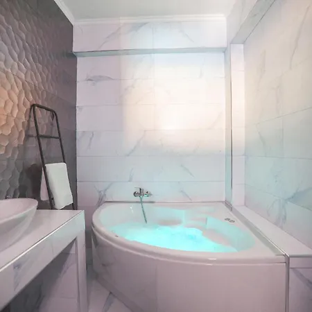 Anemos Luxury