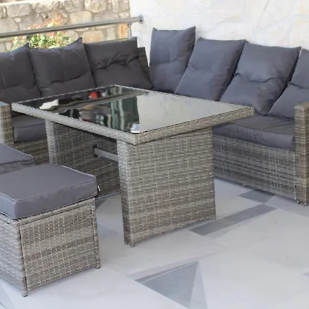 Anemos Luxury