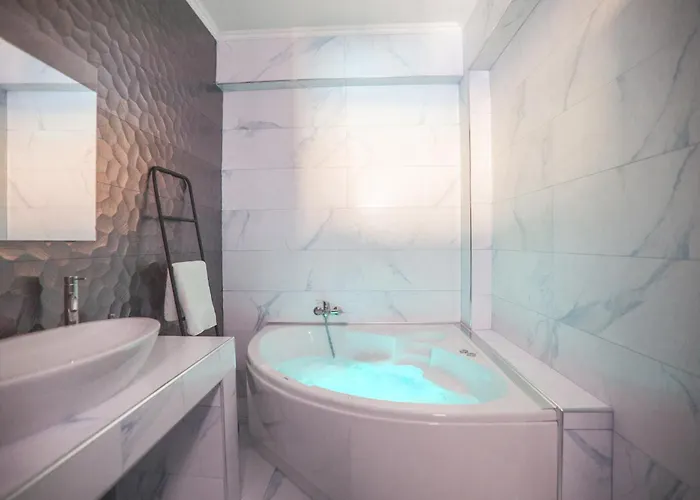 Anemos Luxury